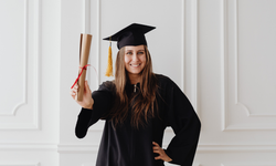 Z kuşağının yarısı üniversite diplomasını para israfı olarak görüyor