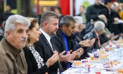 Buca’da ilk iftar sofrası kuruldu: Biz büyük bir aileyiz