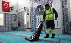 Çeşme’de Ramazan hazırlığı: Camilerde kapsamlı temizlik seferberliği