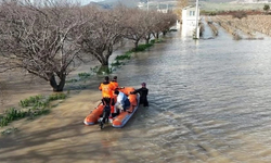 Menemen’de Gediz Nehri taştı: 60 bin dönüm arazi sular altında kaldı