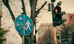 İzmir’de haftalık trafik denetimi: 25 bin 485 sürücüye ceza