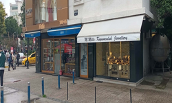 Konak'ta soygun girişimi kuyumcunun son anda kapıyı kapatmasıyla önlendi