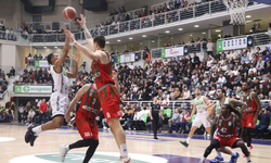 Karşıyaka Efes deplasmanında