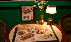 Ticaret Bakanlığı uyardı: Servis ücretini menüye zamla tahsil etmek yasak!