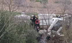 Menderes’te sel felaketi: İki kardeş hayatını kaybetti, sürücü aranıyor