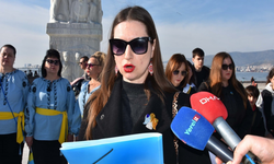 İzmir'de yaşayan Ukraynalılardan Gündoğdu'da barış çağrısı