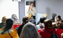 Medeni Kanun'un kazanımları Konak'ta masaya yatırıldı