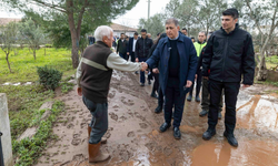 Başkan Tugay, Seferihisar’da taşkından etkilenen vatandaşlarla buluştu