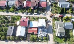 Seferihisar'da kaçak yapılarla mücadele sürüyor: 11 yapı için yıkım çalışmaları başladı