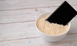 Pirinç efsanesi çöküyor mu? Islanan telefon nasıl kurtarılır? İşte en doğru yollar