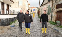 Foça Belediyesi yağış alarmında: Ekipler taşkın riskine karşı sahada