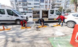 Karşıyaka’da "engel" tanımayan temizlik: Konteynerlere dubalı koruma