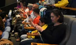 İzmir’de iyilik ilmekleri: Down sendromlu çocuklar için farkındalık örgüsü