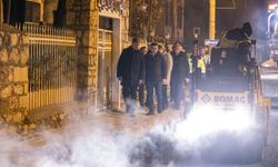 İzmir’de "uyku yok, hizmet var": Başkan Tugay’dan gece mesaisine ziyaret