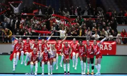 İzmir’in Sultanları tarih yazdı: 17 yıl sonra yeniden Play-Off!