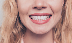 Geçmeyen baş ağrısının nedeni diş sıkma olabilir!