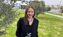 Sınıfta türkü söyleyen öğretmen sosyal medyada dikkat çekti