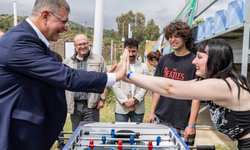 İzmir’de gençler yalnız değil: İzmir Büyükşehir Belediyesi projeleriyle her alanda destek