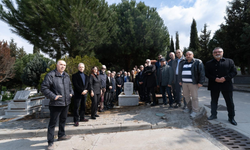 İzmirli usta gazeteci mezarı başında anıldı