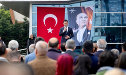 Bayraklı'da bayram coşkusu belediye çalışanlarıyla paylaşıldı