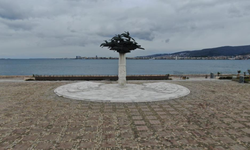 İzmir’de bayram tatili sessizliği Gündoğdu Meydanı’na yansıdı