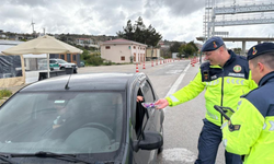 Çeşme Otoyolu'nda jandarmadan anlamlı bayram jesti
