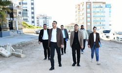 Çiğli’de bahar hareketliliği: Temizlikten asfalta, parklardan budamaya yoğun mesai