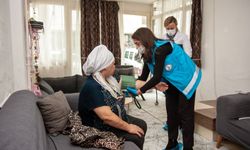 Karşıyaka Belediyesi’nden yaşlı ve engelli vatandaşlara ev temizliği desteği