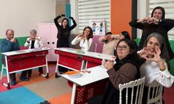 Menderes’te “Artı 1” farkındalık etkinliği: Down sendromlu bireyler bayramı coşkuyla kutladı