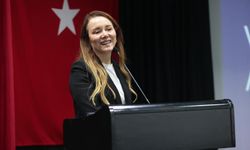 Konak’ta gelecek mesaisi: Gençler Hibrit Kariyer Zirvesi’nde buluştu