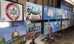 Filistinli öğrencilerin resimleri Külliye’de Ramazan etkinliklerinde sergileniyor