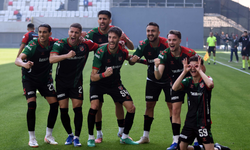 Karşıyaka, Ayvalıkgücü Belediyespor’u Ömer Faruk’un çifte golüyle devirdi: 2-0