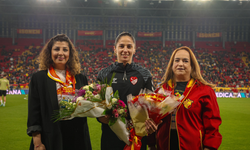 Süper Lig’de 22 yıl sonra bir ilk: Kadın Hakem Asen Albayrak düdük çaldı