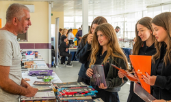 İzmir’de Radikal Okullarında kariyer günleri düzenlendi