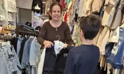 Çamdibi’nin “Ömür Ablası” Ramazan öncesi 90 çocuğu sevindirdi