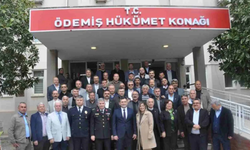 Ödemiş’te bayram coşkusu protokol ve vatandaşları bir araya getirdi