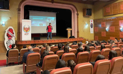 Bayındır’da öğrencilere güvenlik ve bilinç konferansı verildi