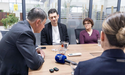 Minguzzi ailesinden Başkan Tugay’a ziyaret: Ahmet’in hatırası kaykay parkında yaşatılacak