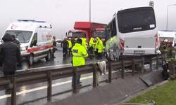 İstanbul'da polis servis minibüsü kaza yaptı: 1 polis şehit oldu, 16 polis yaralandı