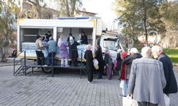 Konak’ta Ramazan sofraları kuruldu: Zafertepe’de dayanışma büyüdü