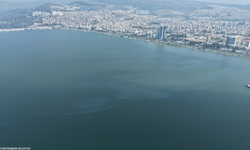 İzmir Körfezi’nde yine dış kaynaklı kirlilik alarmı
