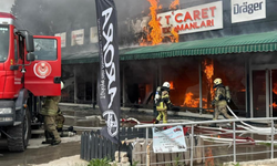 Torbalı'da iş güvenliği malzemeleri satan iş yeri alevlere teslim oldu