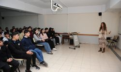 Karşıyaka’da gençlere kariyer rehberliği: KARGEM’de Meslek Tanıtım Günleri başladı