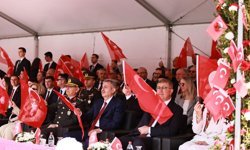 İzmir 23 Nisan’a hazır: Cumhuriyet Meydanı’nda büyük coşku