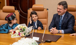 23 Nisan coşkusu İzmir Adliyesi’nde miniklerle taçlandı