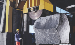 Kınık’tan çıkan granit Avrupa şehirlerine değer katıyor