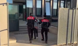 İzmir’de 46 yıl hapis cezasıyla aranan şüpheli yakalandı