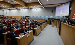 İzmir Meclisi’nde “Özgür Özel” gerilimi: Özür tartışması büyüdü
