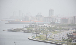 Kuzey Afrika’dan gelen çöl tozu İzmir’i etkisi altına alacak: 2 gün sürecek