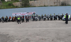 Aliağa’da motosiklet sürücülerine güvenli sürüş eğitimi